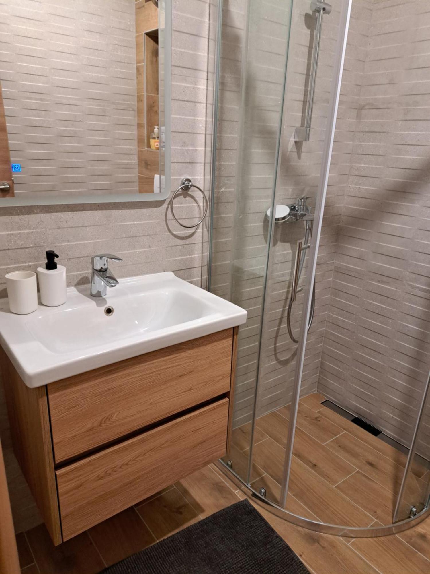 Apartment & Room Ladisic أوراساك الغرفة الصورة