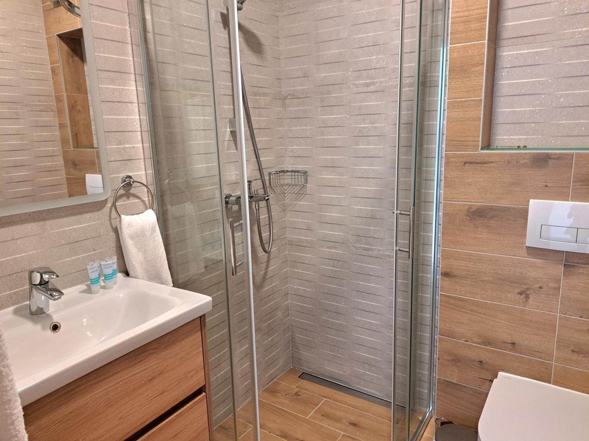Apartment & Room Ladisic أوراساك الغرفة الصورة