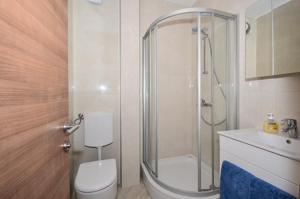 Apartment & Room Ladisic أوراساك المظهر الخارجي الصورة